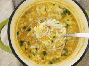 Sopa china de pollo y maíz dulce - Mujeres de hoy