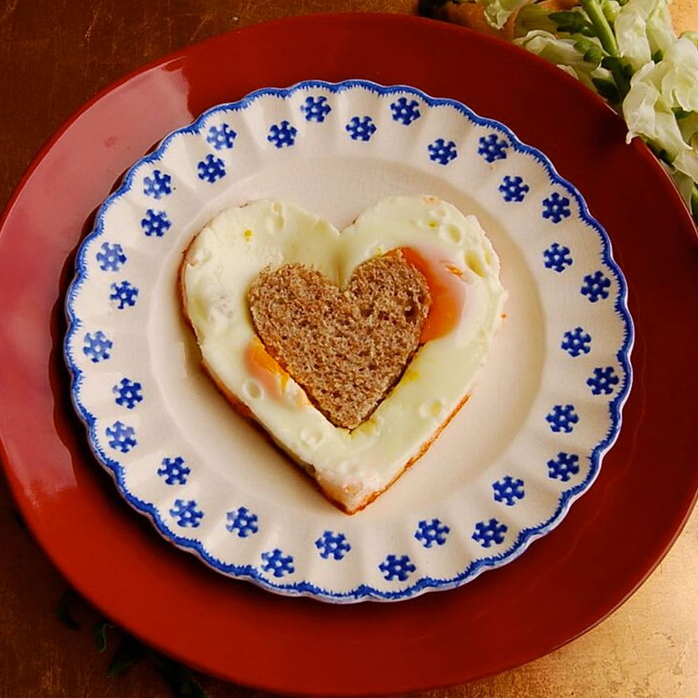 Heart Shaped Valentine Breakfast Eggs & Toast WOT